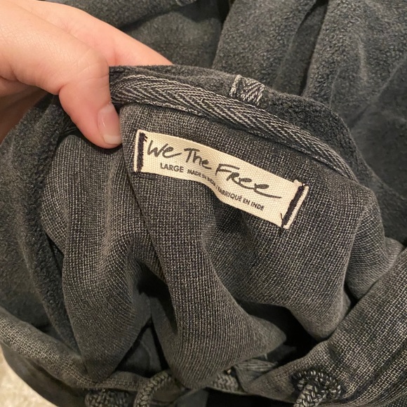 ⚜️ WE THE FREE Sunny Side Pullover sz L - Picture 4 of 8